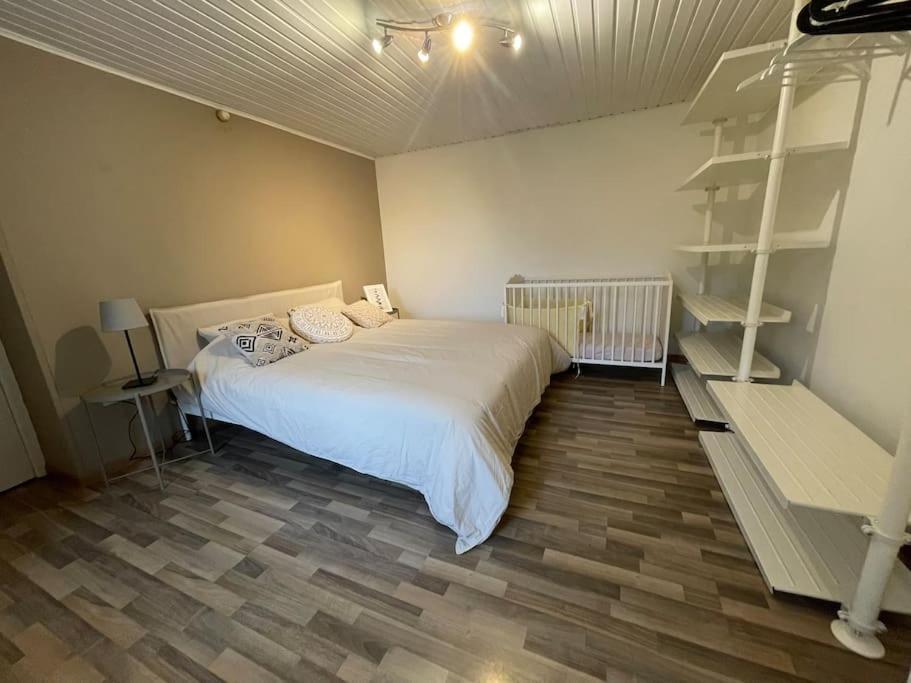 Charmante Maison De Vacances Vaux-sur-Sure Zewnętrze zdjęcie